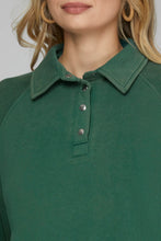 Load image into Gallery viewer, Mariah- Forest Green LONG SLEEVE SNAP COLLARED FRENCH TERRY WASHED SWEATSHIRT
