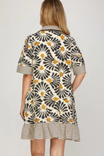 Load image into Gallery viewer, Delayla - HALF SLEEVE WOVEN PRINT COLLARED V NECK DRESS
