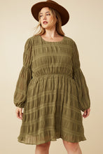 Load image into Gallery viewer, Plus Forrest- Olive peasant sleeve pleated dress
