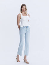Load image into Gallery viewer, HIGH RISE LIGHT WASH SLIM WIDE JEANS T6508

