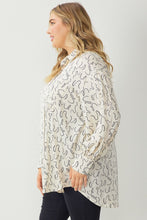 Load image into Gallery viewer, Plus DALI- Natural Satin oversized scrible print button down pocket shirt
